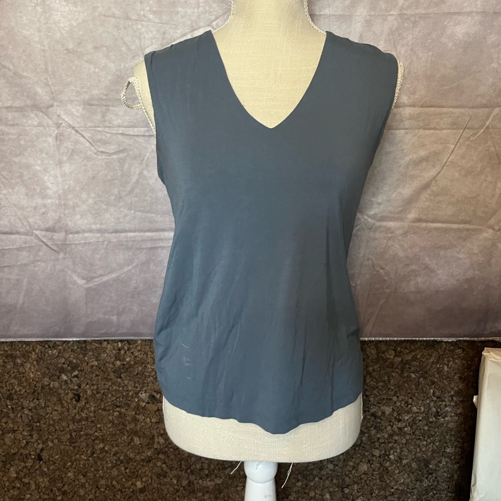 Azoe Tank Top